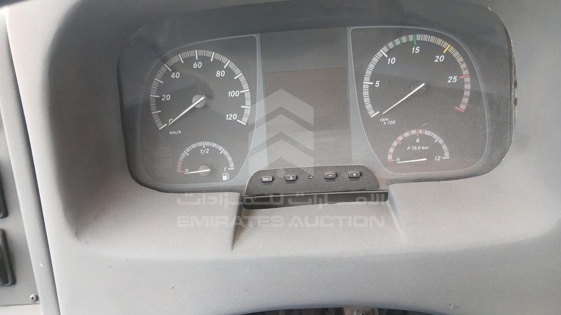 2019 Mercedes Bus — Speedometer & RPM Gauges — Photo 13