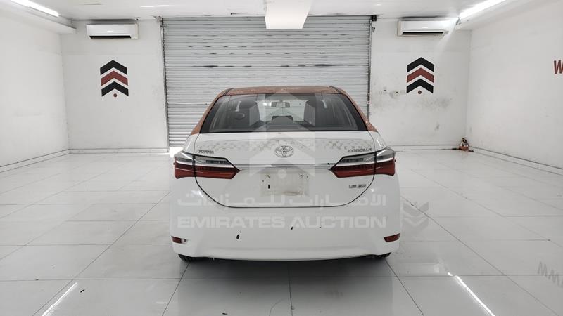 RKLBB9HE7H5198617 Auction: EmiratesAuction Lot: 404129 RKLBB9HE7H5198617 Toyota Corolla 2017 WHITE Photo 7
