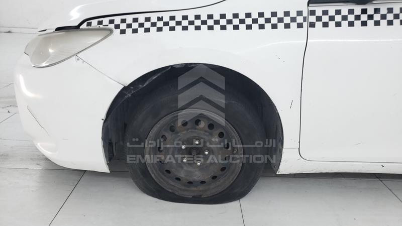 6T1BF9FK0HX697032 Auction: EmiratesAuction Lot: 404487 6T1BF9FK0HX697032 Toyota Camry 2017 WHITE Photo 29