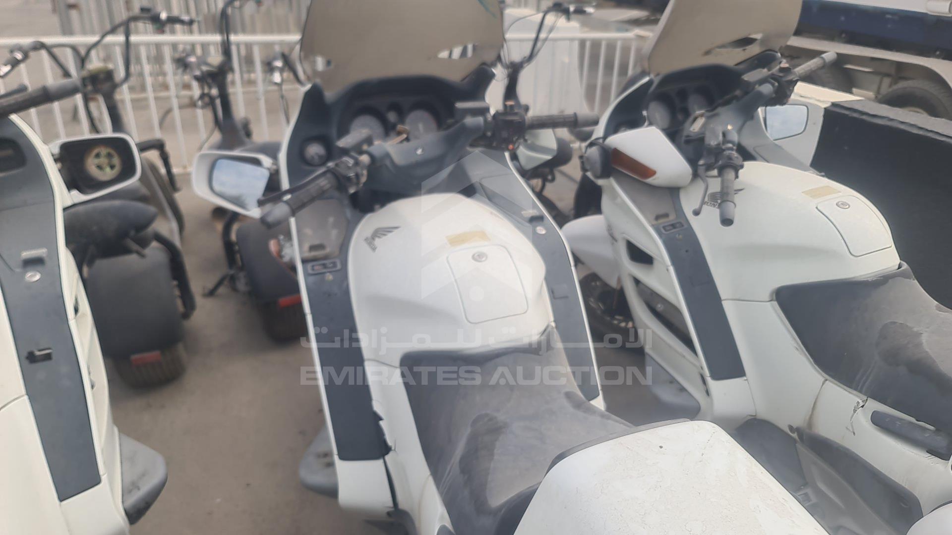 2003 HONDA MOTORBIKE VIN: JH2SC26C8YM100579