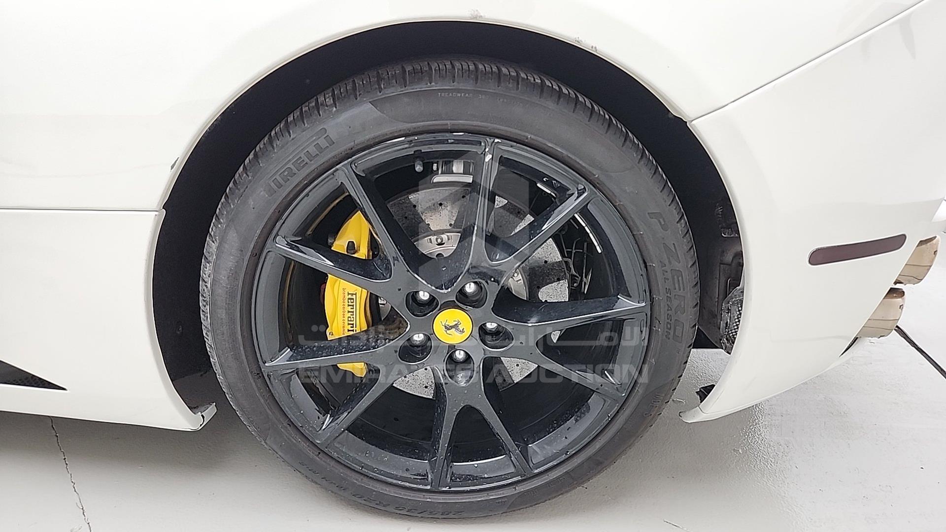 2014 FERRARI CALIFORNIA VIN: ZFFTJ65T1E0198371