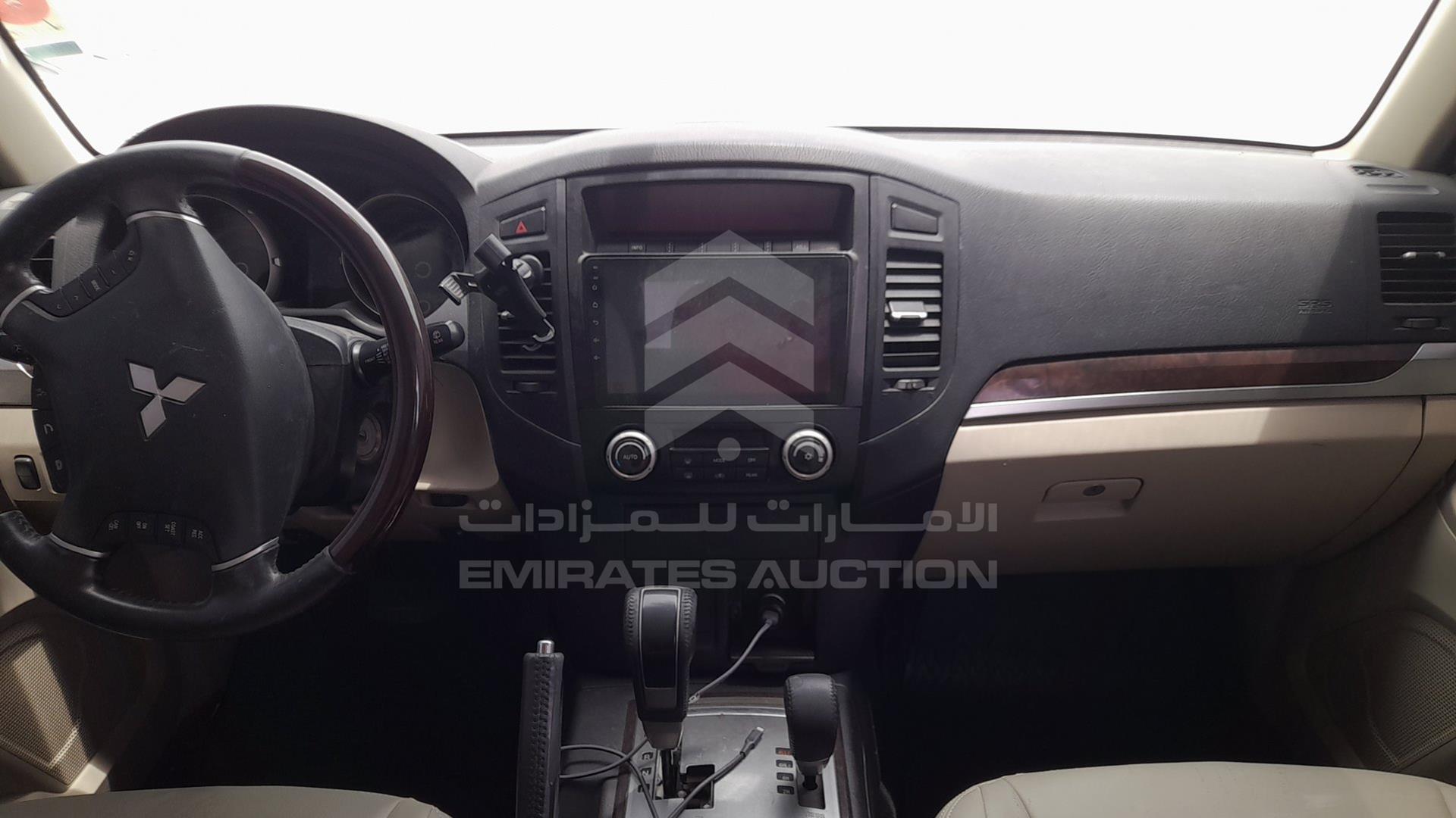 2010 MITSUBISHI PAJERO VIN: JMYLRV95WAJ711426