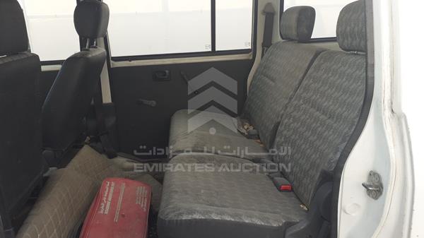 Suzuki Apv 2014 MHYDN7A33EJ400054 Image 32