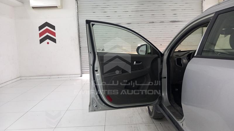 KNAPB8120D7397582 Auction: EmiratesAuction Lot: 409191 KNAPB8120D7397582 Kia Sportage 2013 SILVER Photo 10