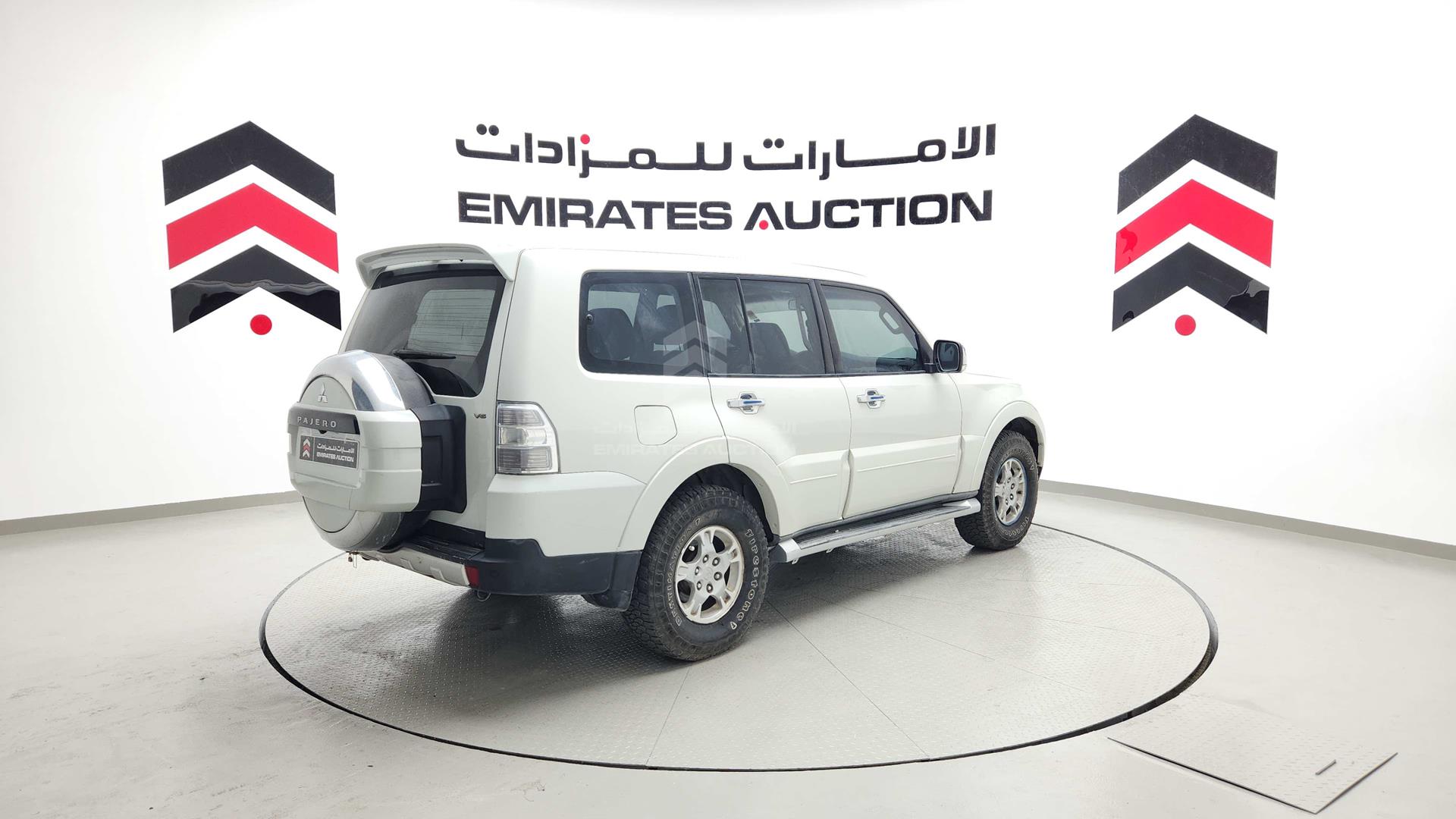 2009 MITSUBISHI PAJERO VIN: JMYLRV93W9J703606
