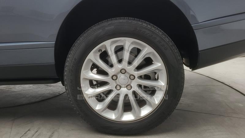 SALGA2BV6JA380966 Auction: EmiratesAuction Lot: 405807 SALGA2BV6JA380966 Range Rover Vogue SE 2018 BLUE Photo 41