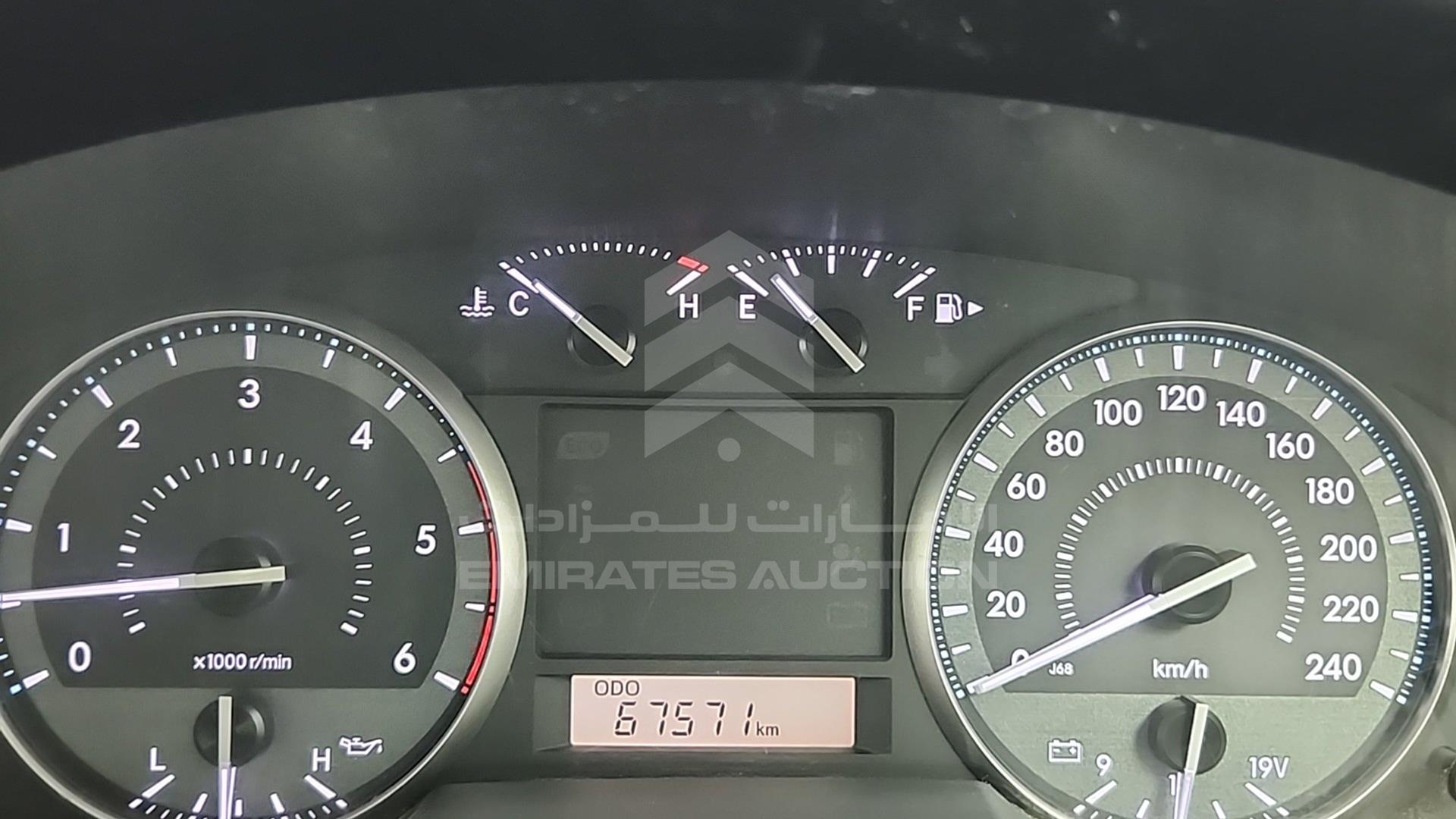 2014 TOYOTA LC 200 VIN: JTMHV09J404134910