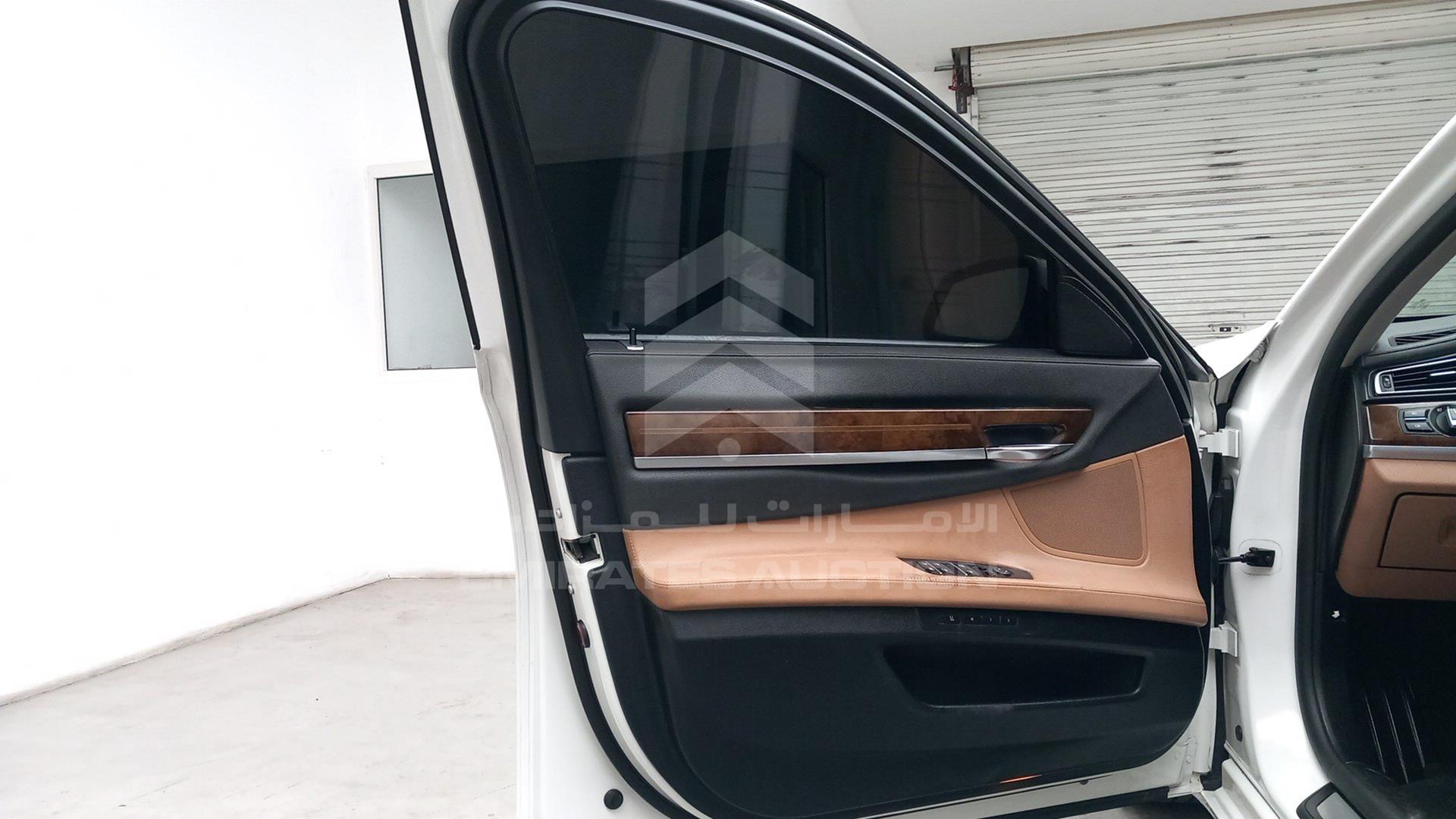 2013 BMW 730 VIN: WBAYE2109DDZ45880