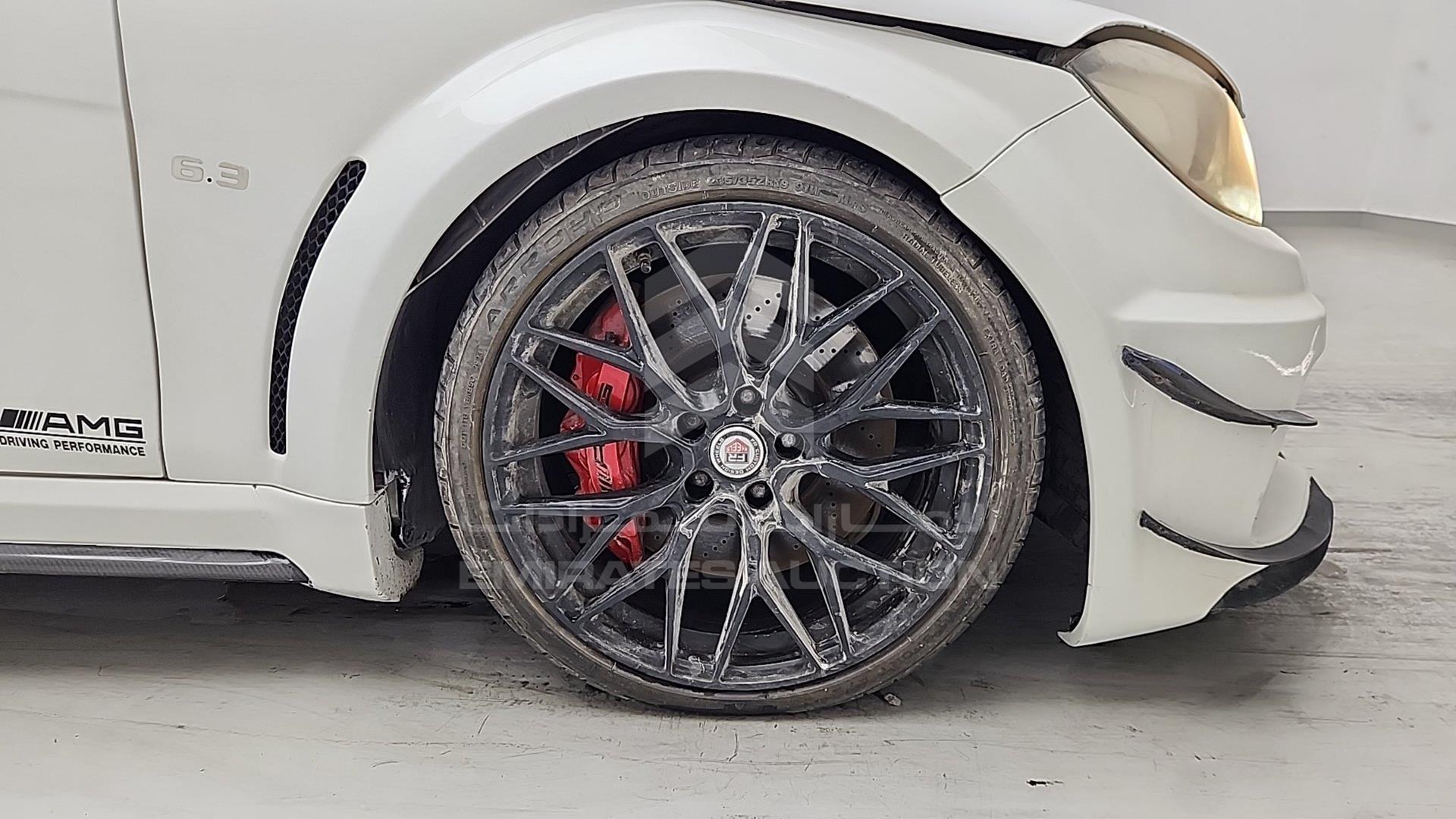2012 MERCEDES C 63 AMG VIN: WDDGJ7HB0CF833170