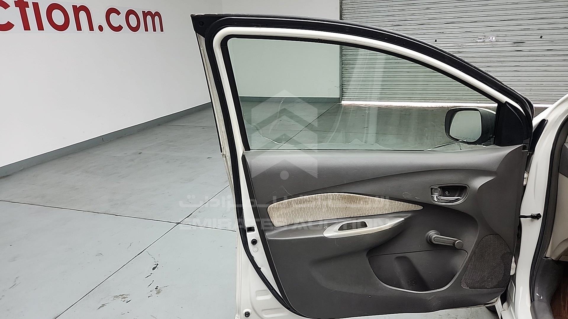 2009 TOYOTA YARIS VIN: JTDBW923X94025402