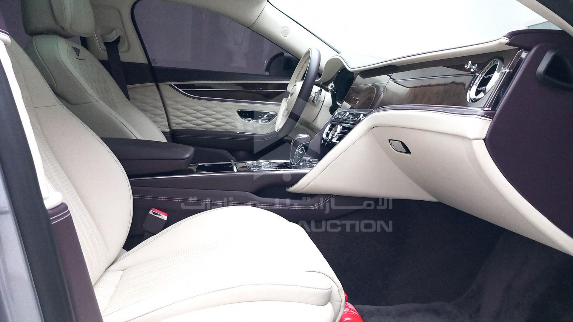 2020 BENTLEY FLYING SPUR VIN: SCBBA5ZG1LC083009