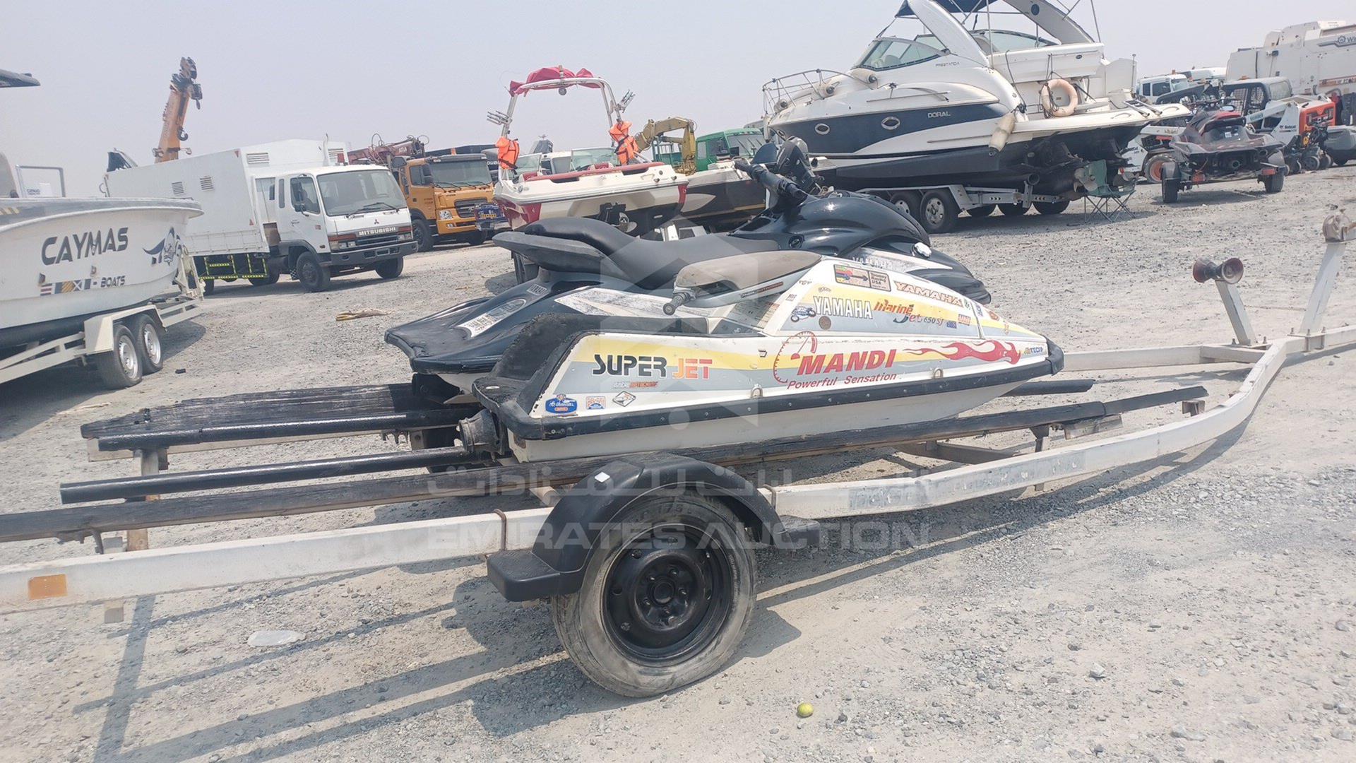 0 JET SKI + TROLLEY YAMAHA VIN: YAMA25711102