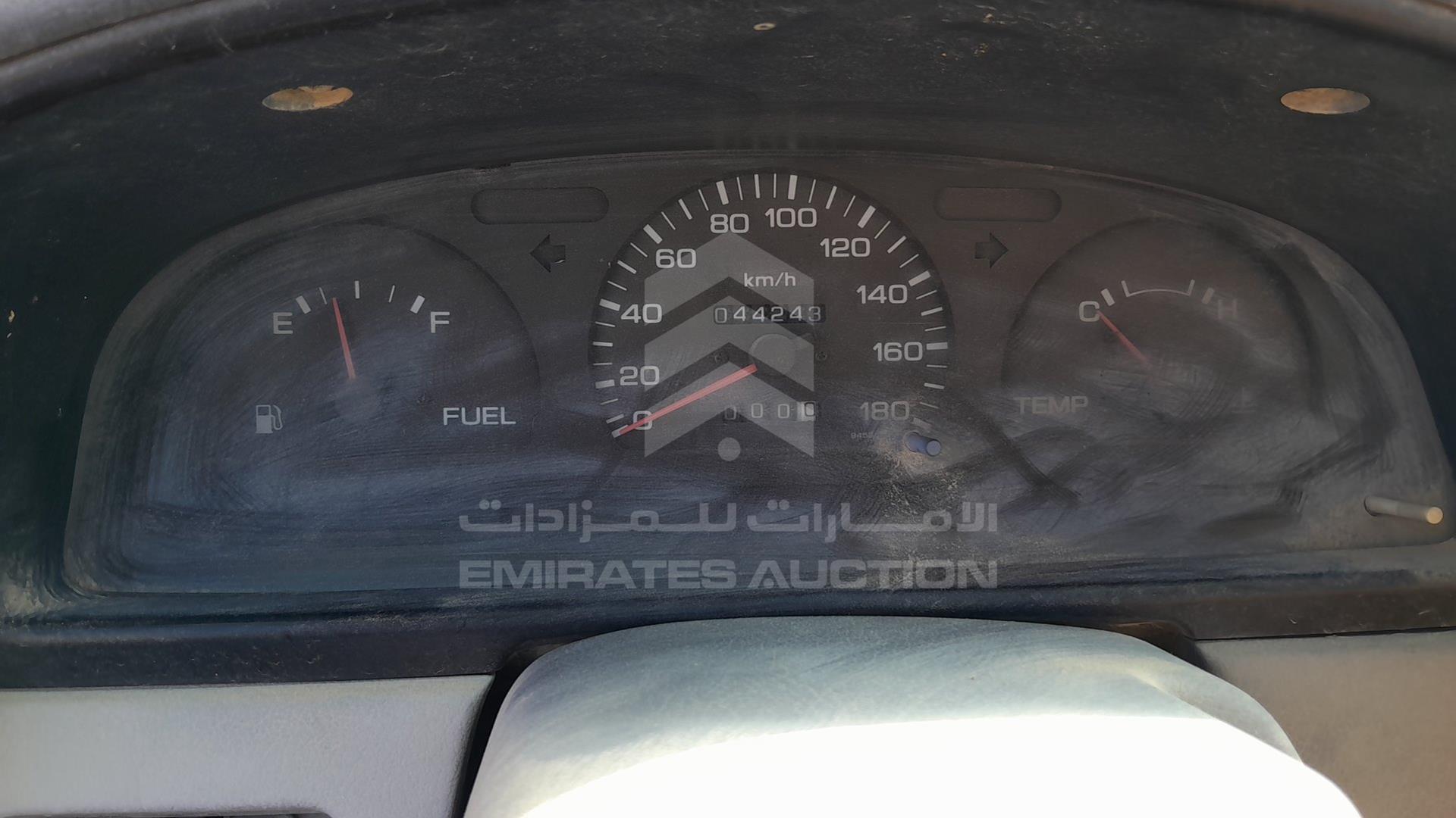 0 NISSAN PICKUP VIN: JN1CBUD21Z0450403