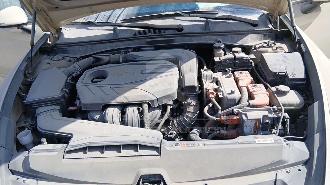 2021 Hyundai Sonata Hybrid — Engine Bay — Photo 28