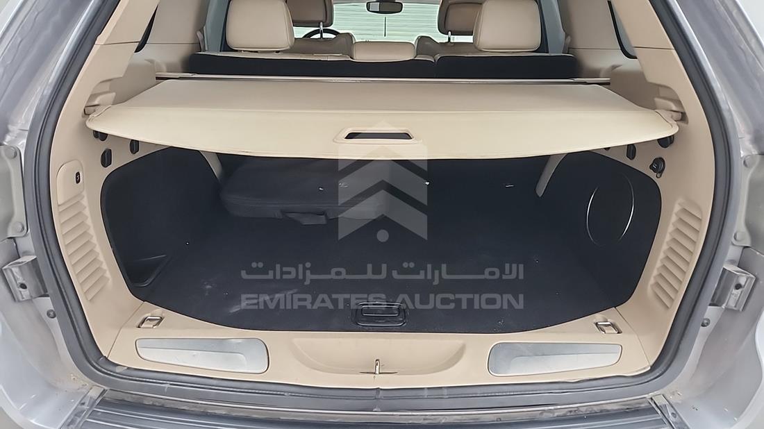 جيب جراند شيروكي 2018 — زاوية صندوق السيارة — صورة 25