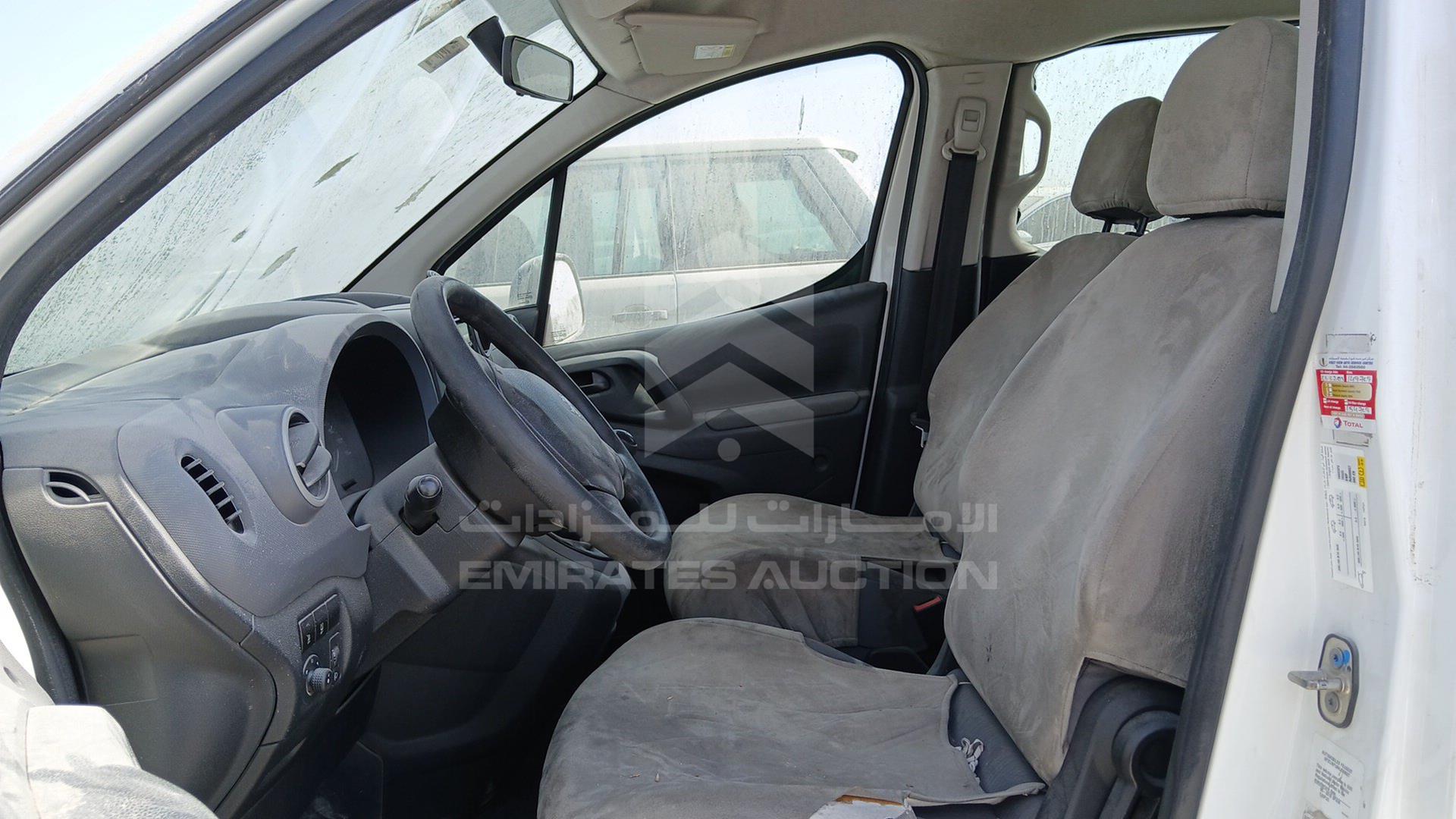2017 PEUGEOT PARTNER VIN: VF37JNFU8HJ508697