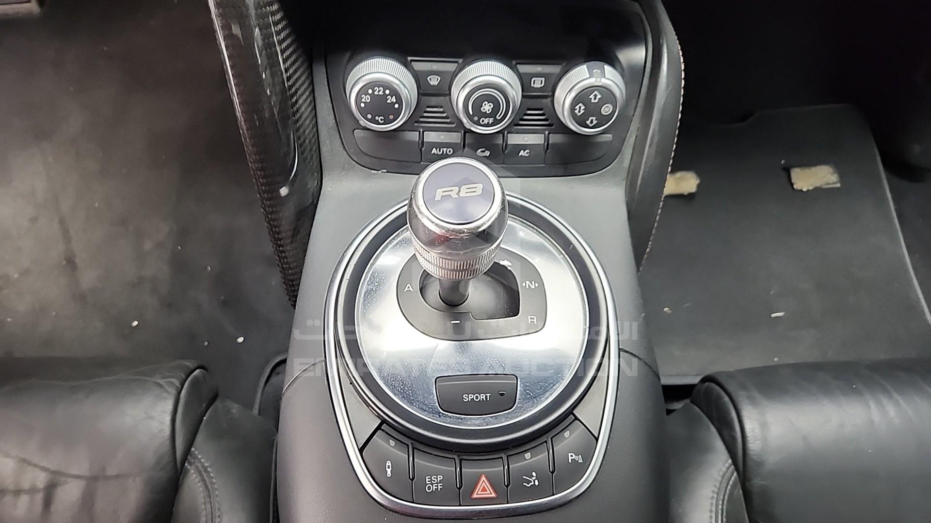 2009 AUDI R8 VIN: WUAAU24289N002310