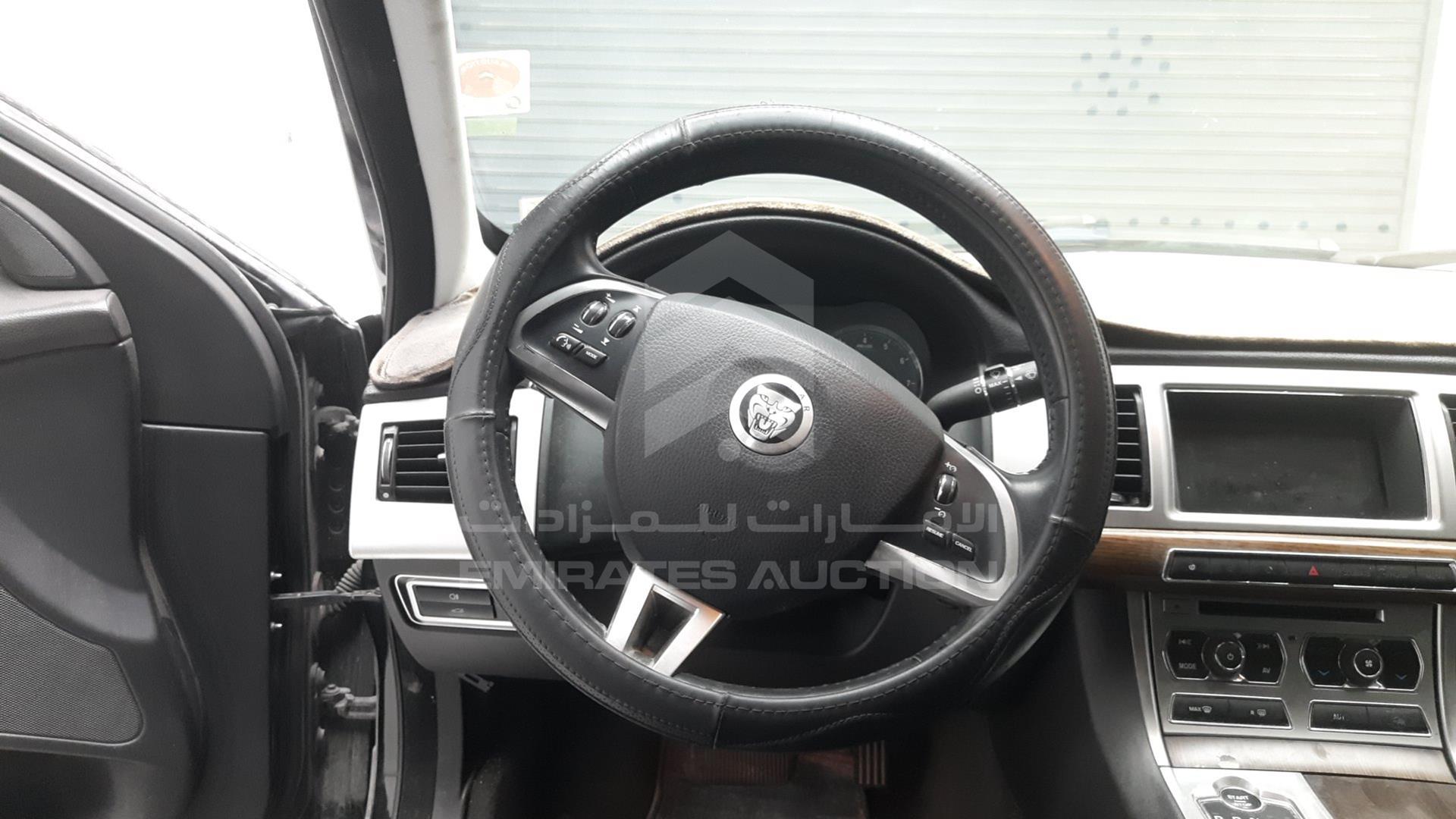 2013 JAGUAR XF VIN: SAJAA05N8DPU00277