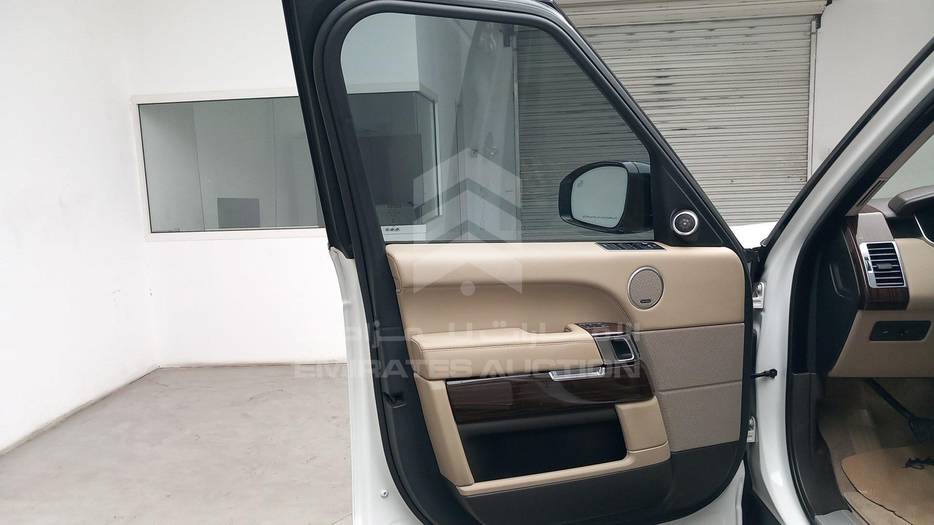 2016 RANGE ROVER HSE VIN: SALGA2DF2GA309276