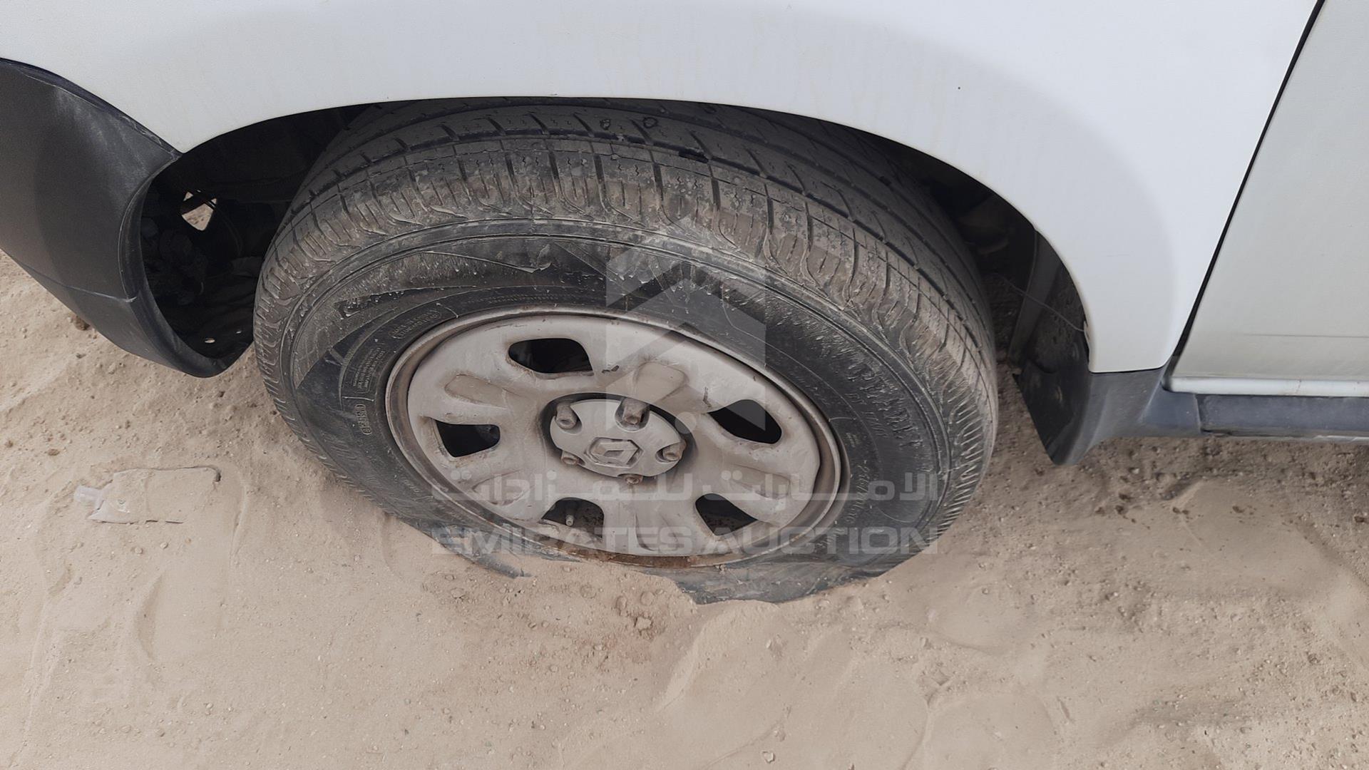 2015 RENAULT DUSTER VIN: VF1HSRCA8FA518610