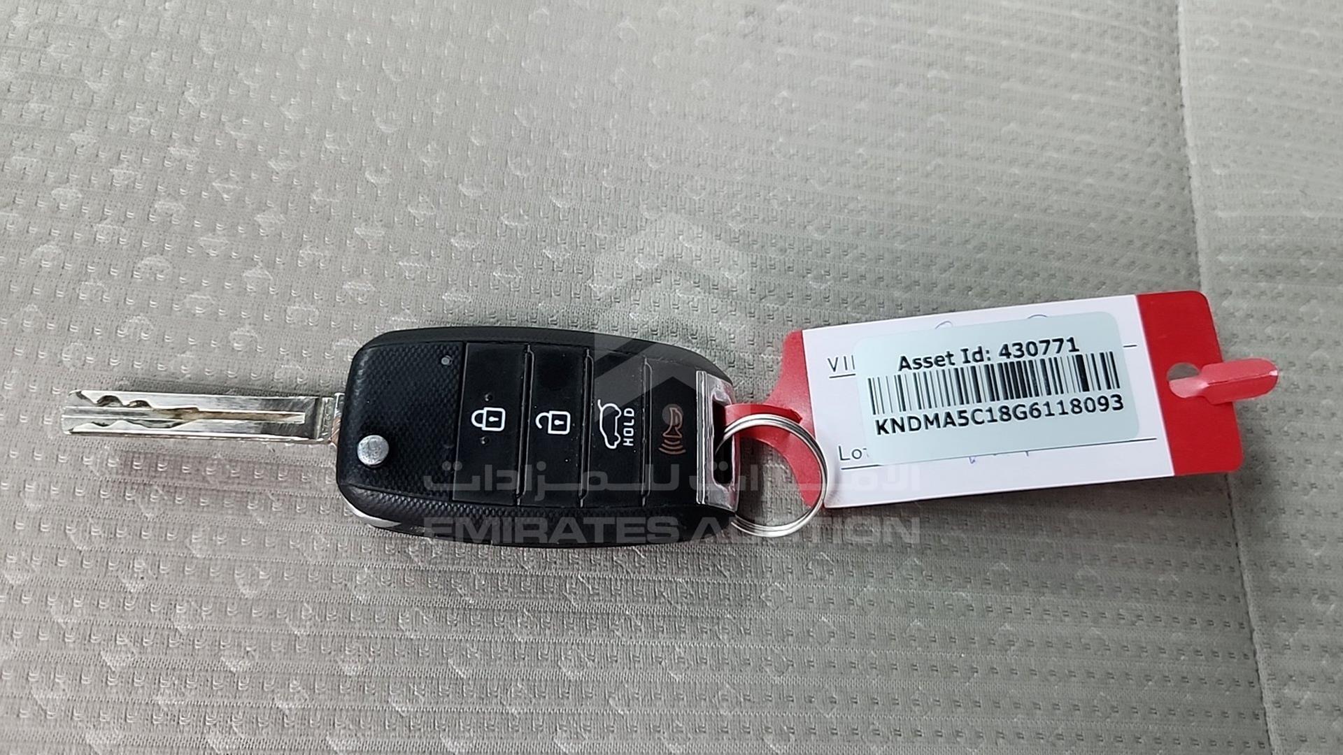 2016 KIA SEDONA VIN: KNDMA5C18G6118093