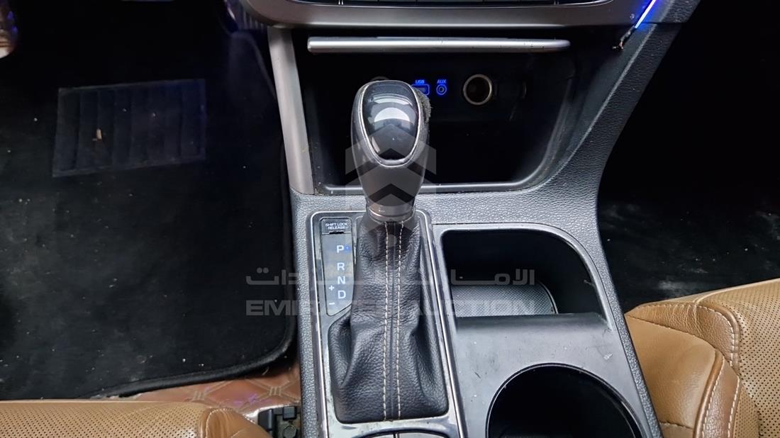 هيونداي سوناتا 2015 — زاوية ناقل الحركة — صورة 22