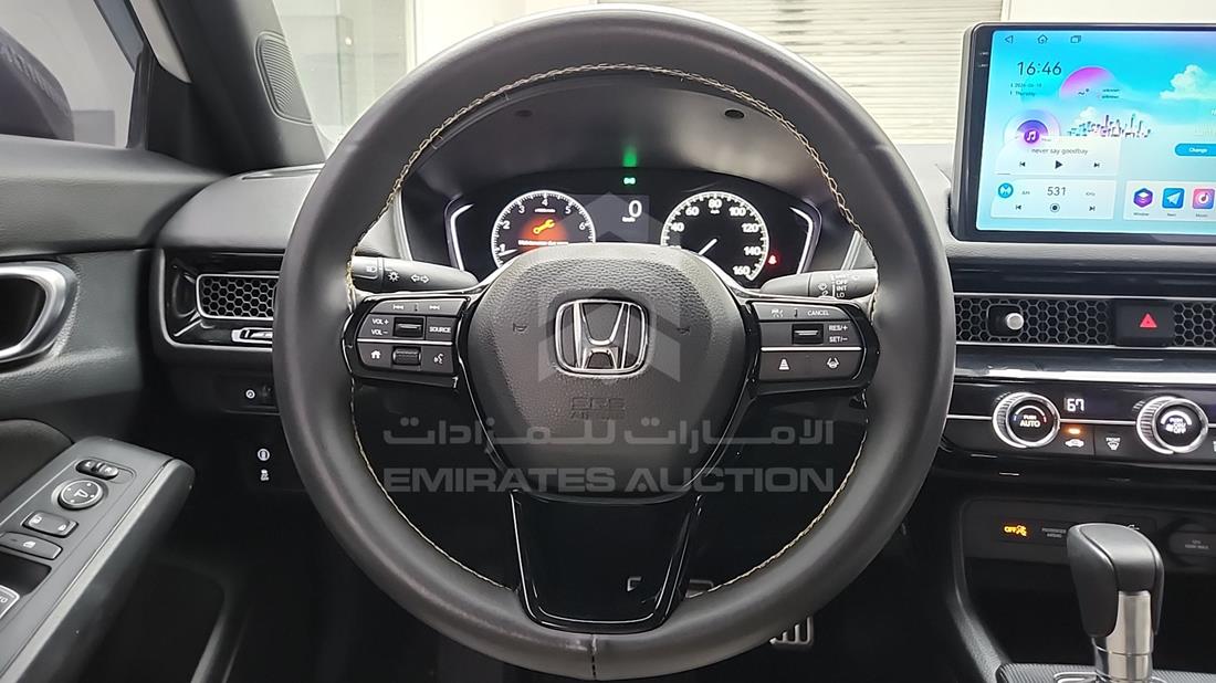 هوندا سيفيك 2024 — التحكمات في عجلة القيادة — صورة 15