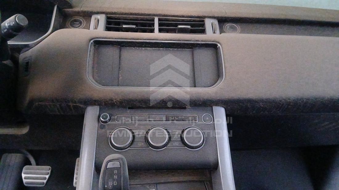 2016 Range Rover Sport — Entertainment Systems & Camera Monitor & Navigation — Photo 16