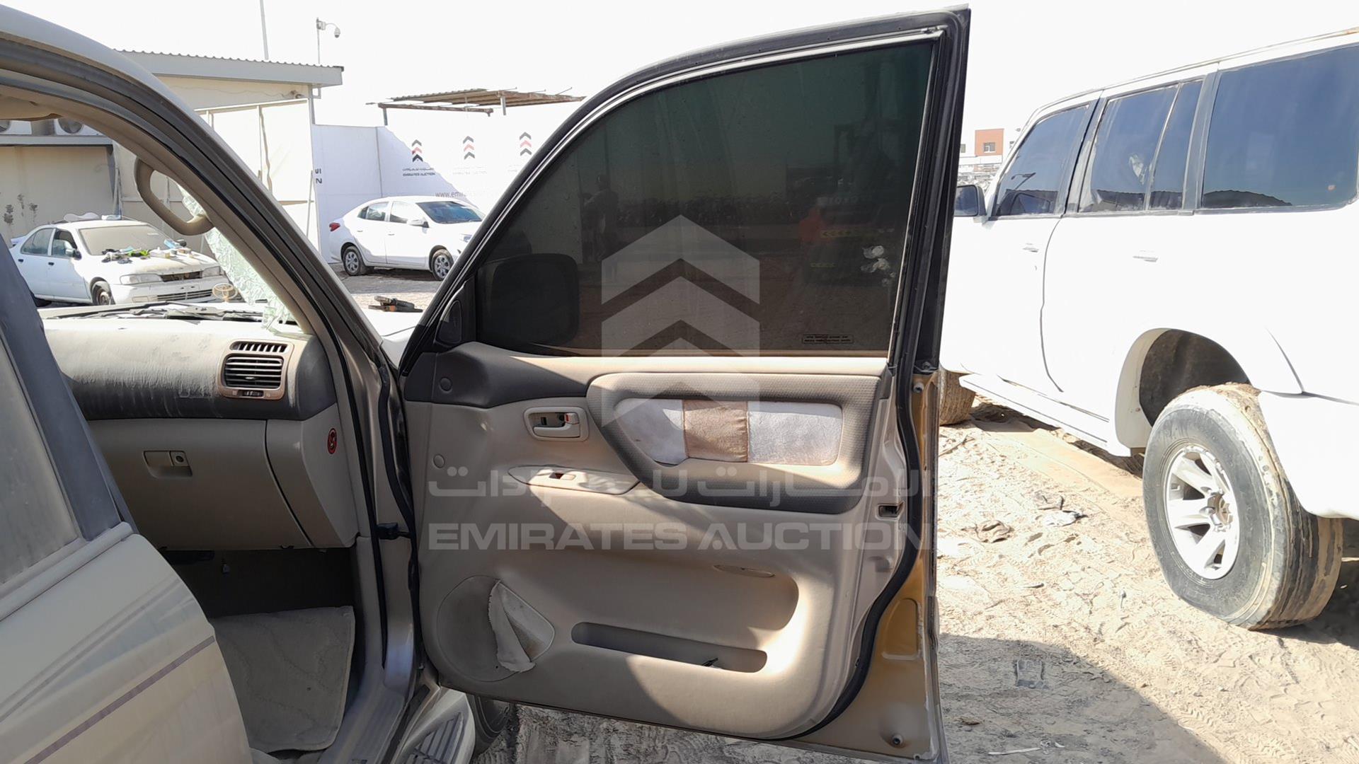 2006 TOYOTA LAND CRUISER VIN: JTEHT05J262085590