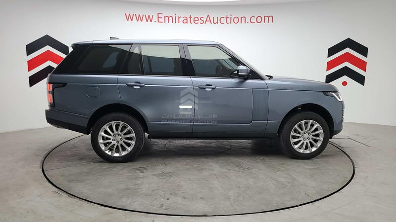 SALGA2BV6JA380966 Auction: EmiratesAuction Lot: 405807 SALGA2BV6JA380966 Range Rover Vogue SE 2018 BLUE Photo 44