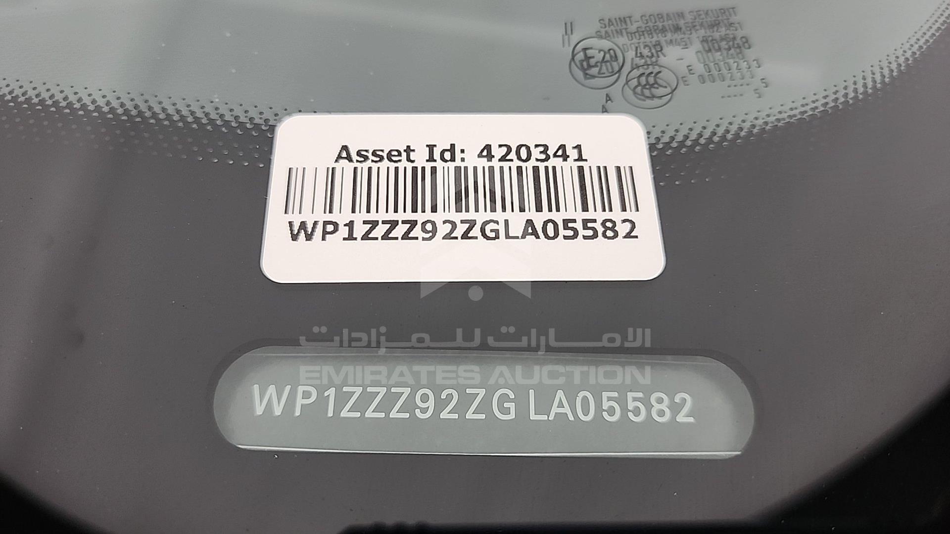 2016 PORSCHE CAYENNE VIN: WP1ZZZ92ZGLA05582