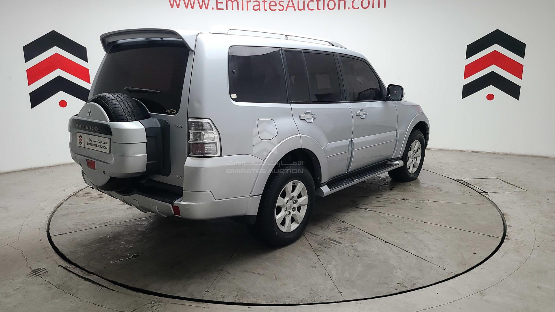 2011 MITSUBISHI PAJERO VIN: JMYLRV95WBJ704959