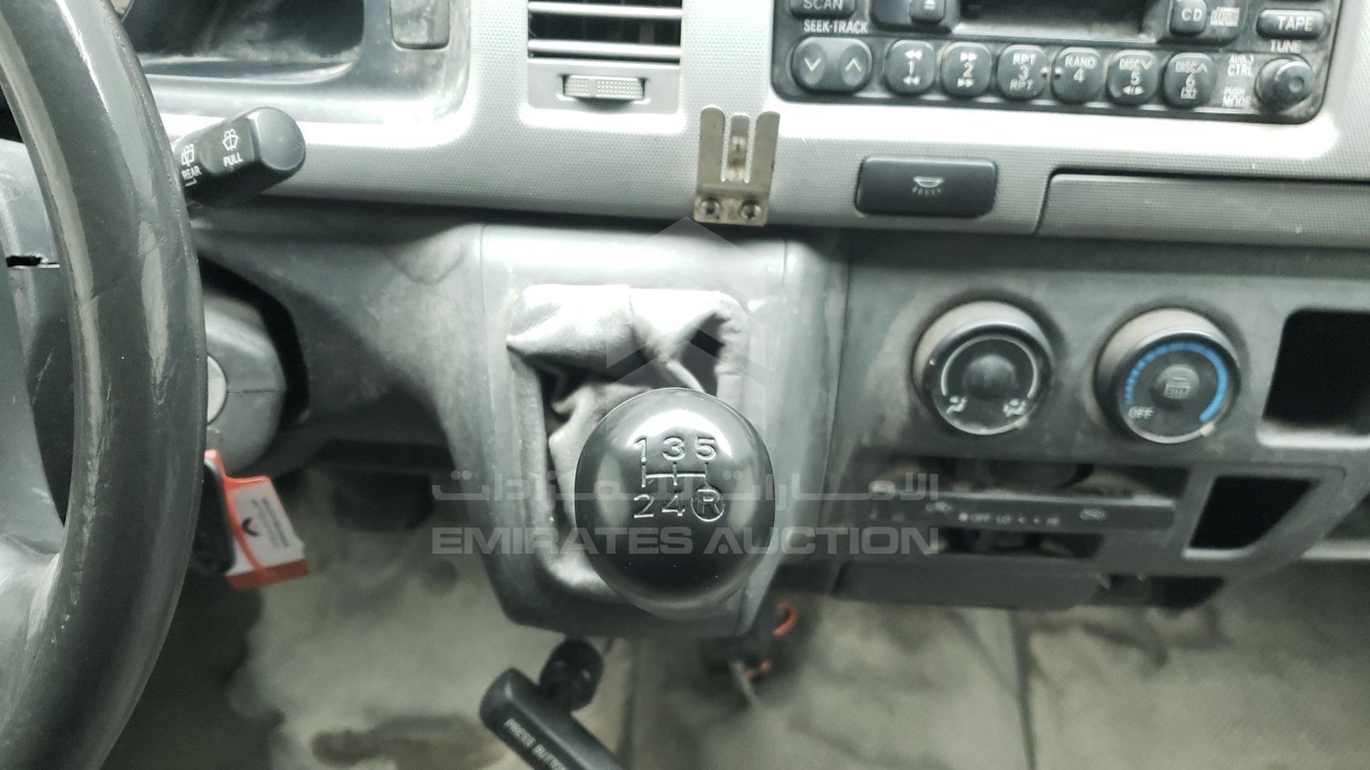 2007 TOYOTA HIACE VIN: JTGJX02PX70010963