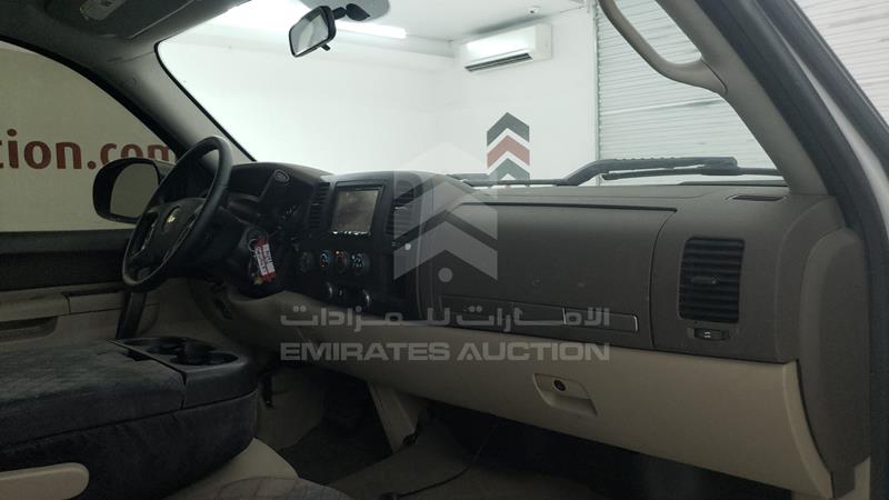 VIN: 1GCNK9E04CZ330267 Auction: EmiratesAuction Lot: 345598 1GCNK9E04CZ330267 Chevrolet Silverado 2012 WHITE Photo 21