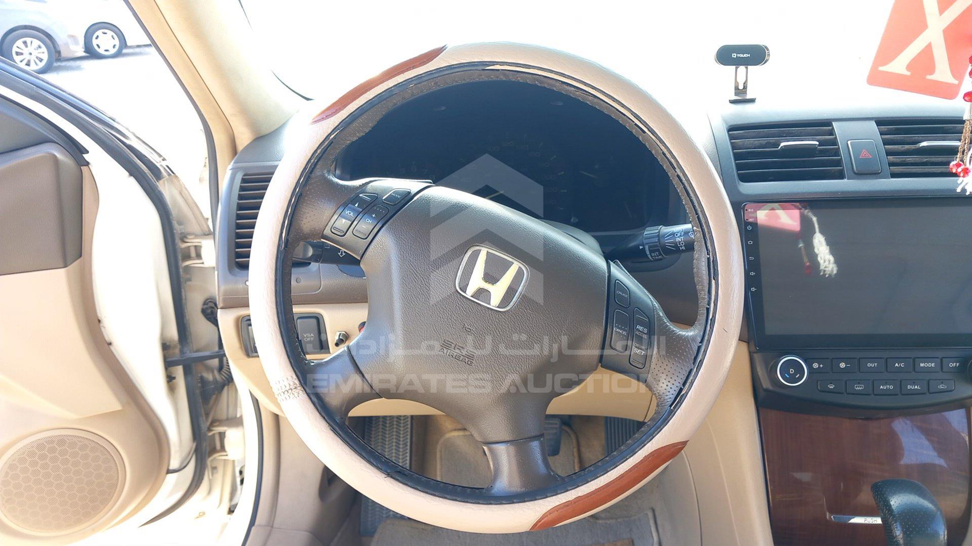 2006 HONDA ACCORD VIN: JHMCM66826C400147