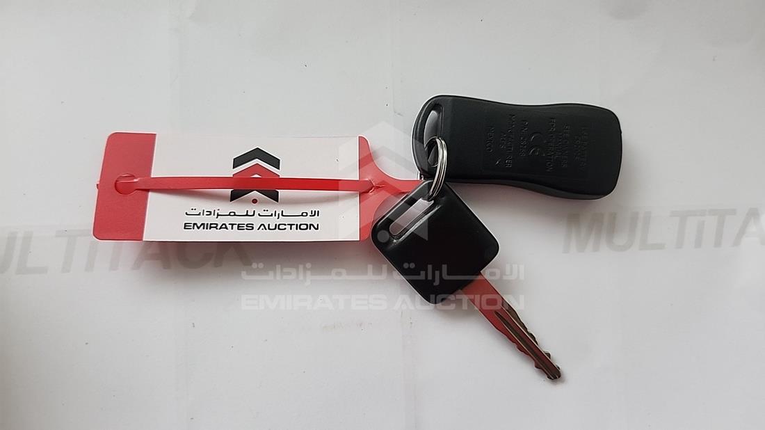 2015 Nissan Xterra — Keys — Photo 6
