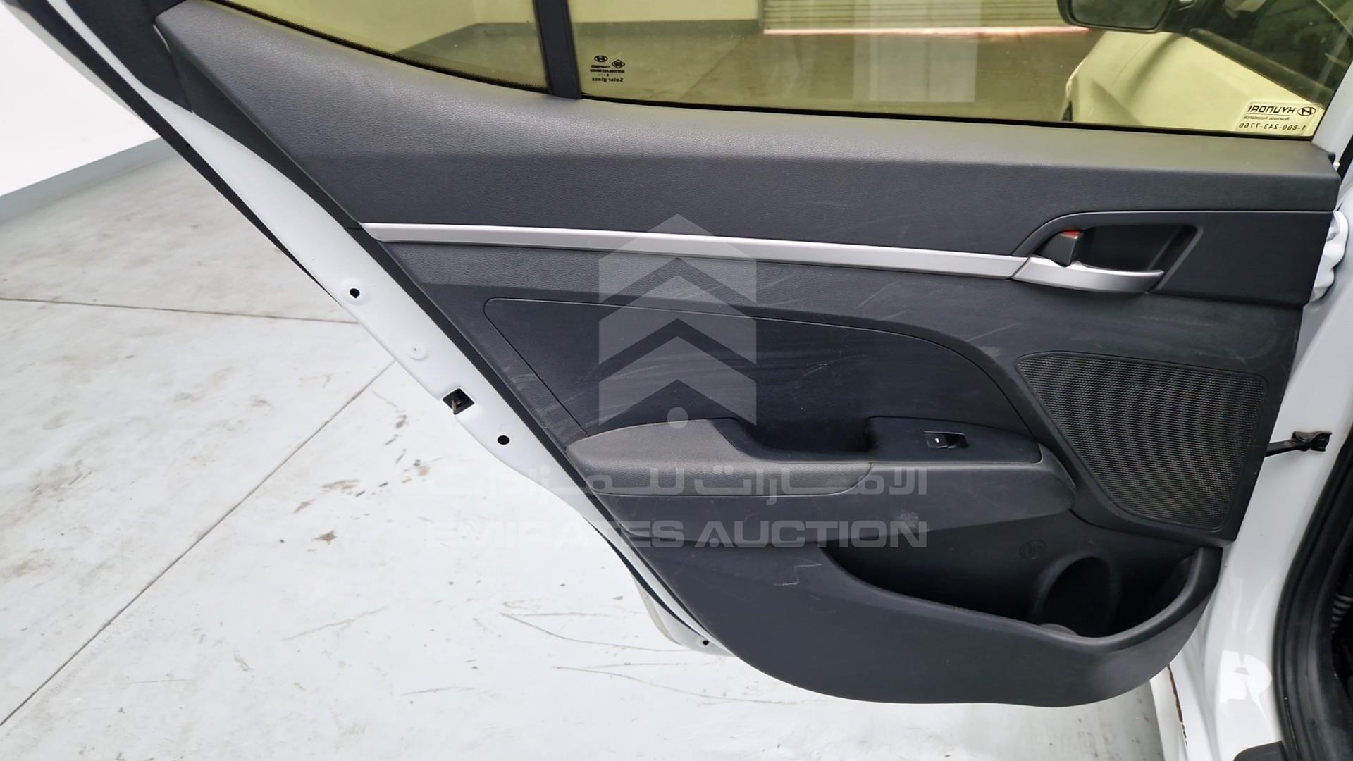 2019 HYUNDAI ELANTRA VIN: 5NPD74LFXKH421749
