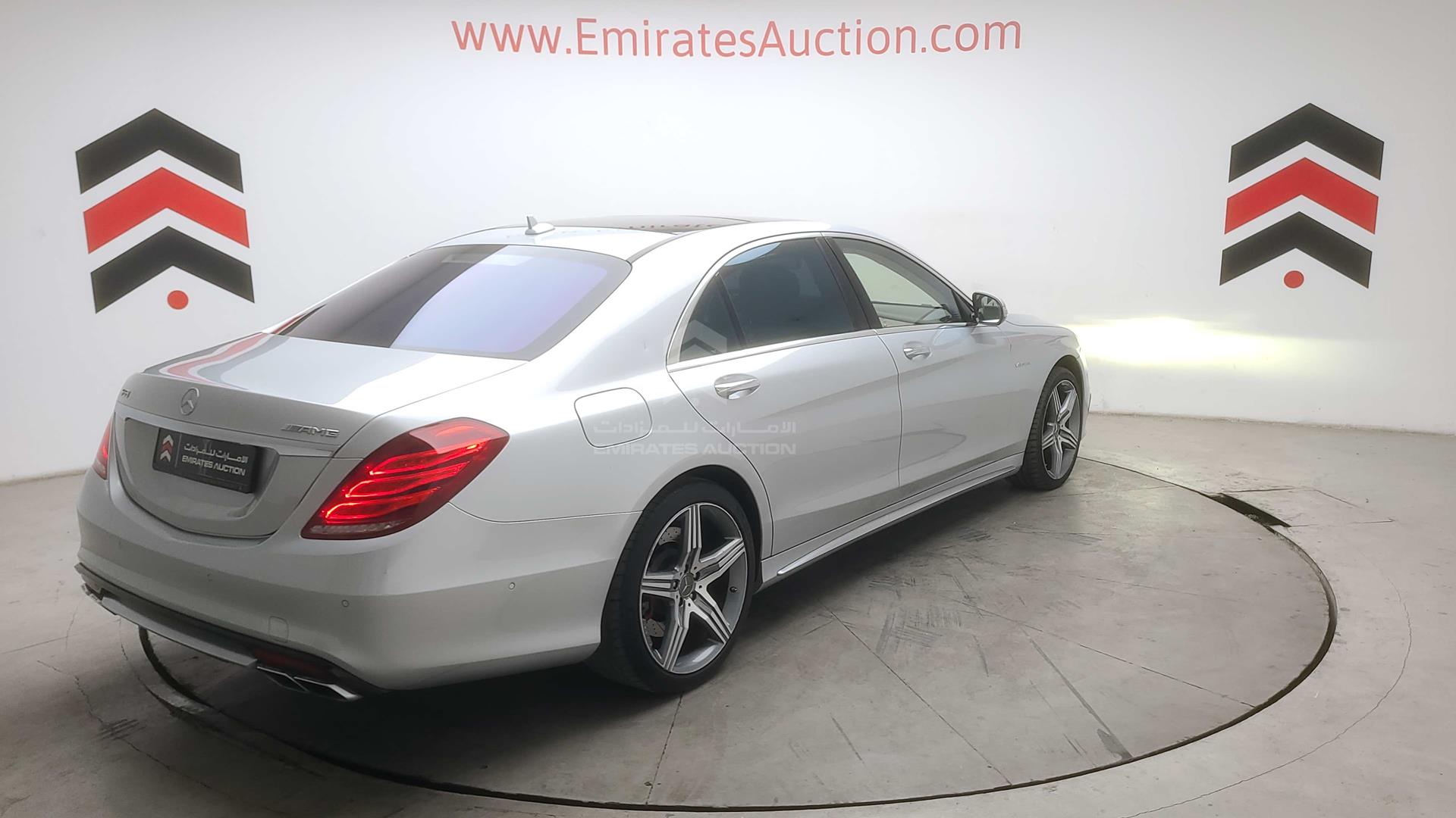 2015 MERCEDES S 63 AMG VIN: WDDUG7JB7FA074434