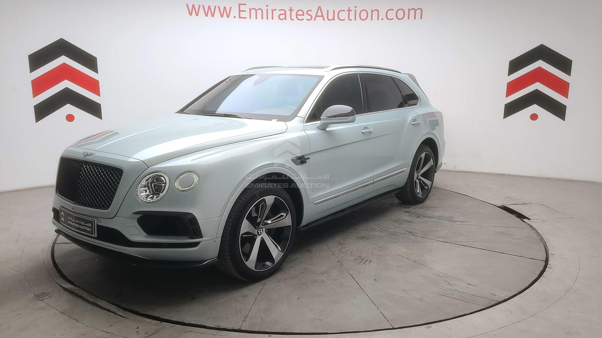 2017 BENTLEY BENTAYGA VIN: SJAAB1ZV5HC016676