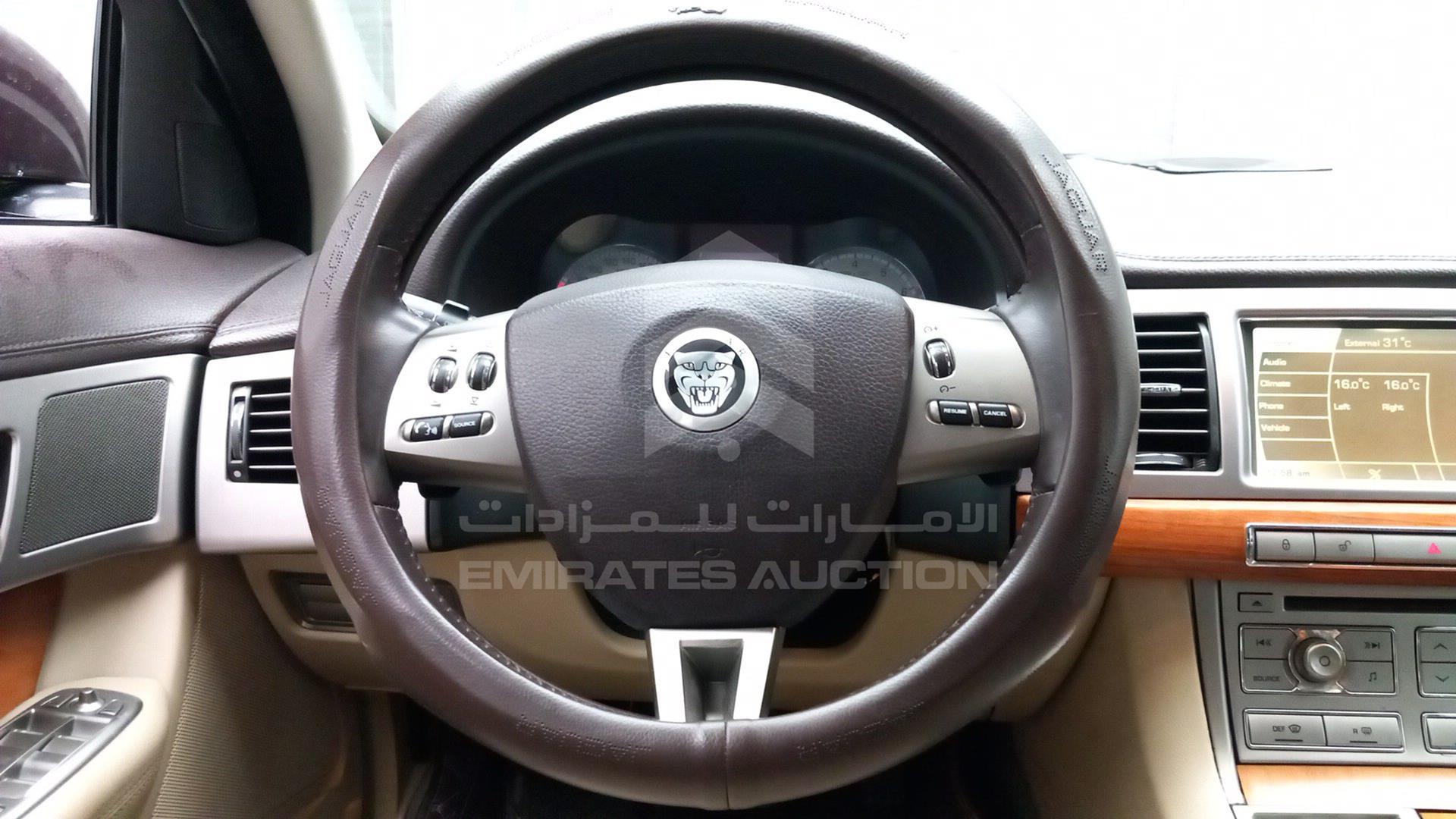 2011 JAGUAR XF VIN: SAJAA05D2BFS04944