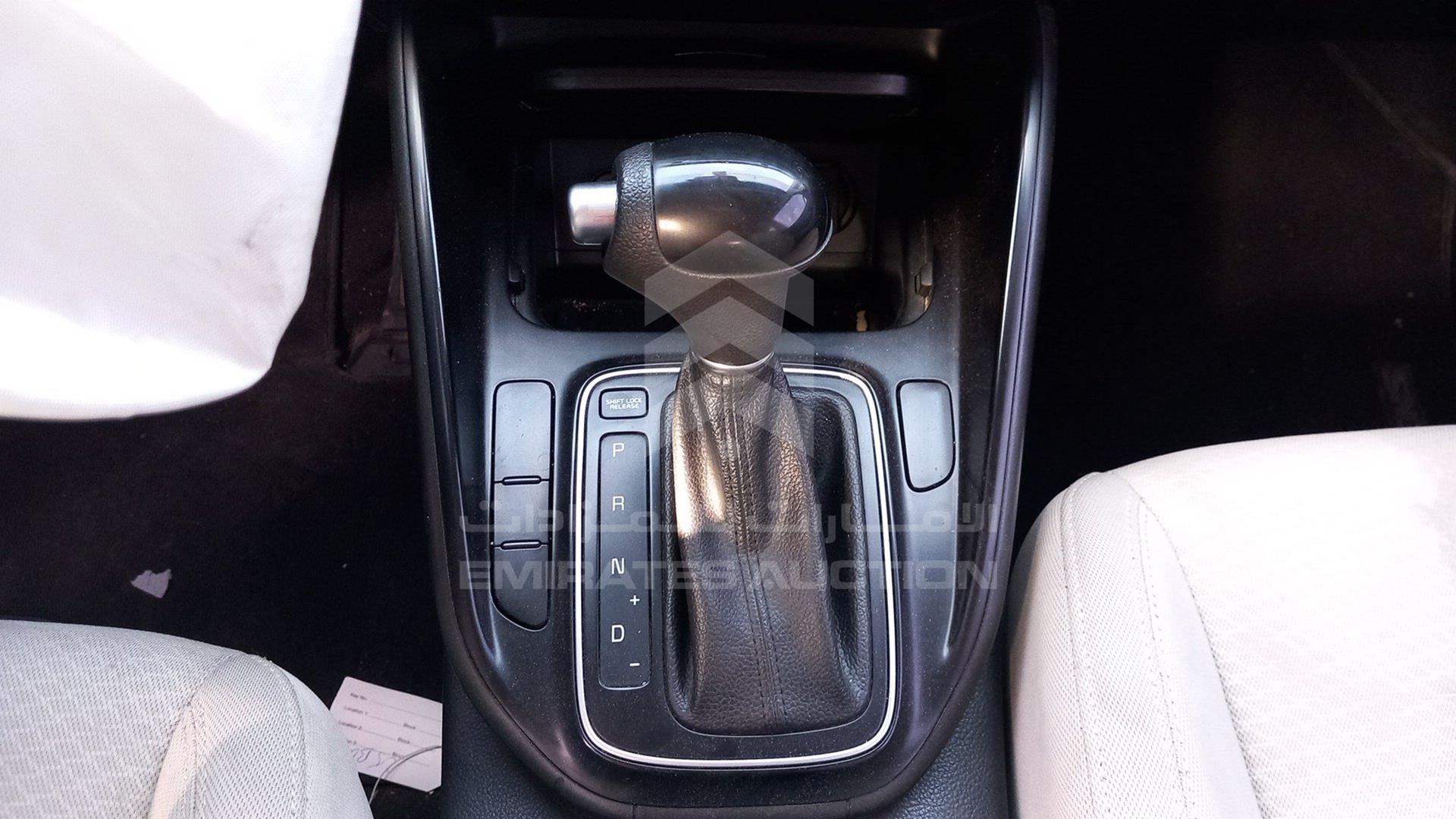 2018 KIA CARENS VIN: KNAHT8111J7187593