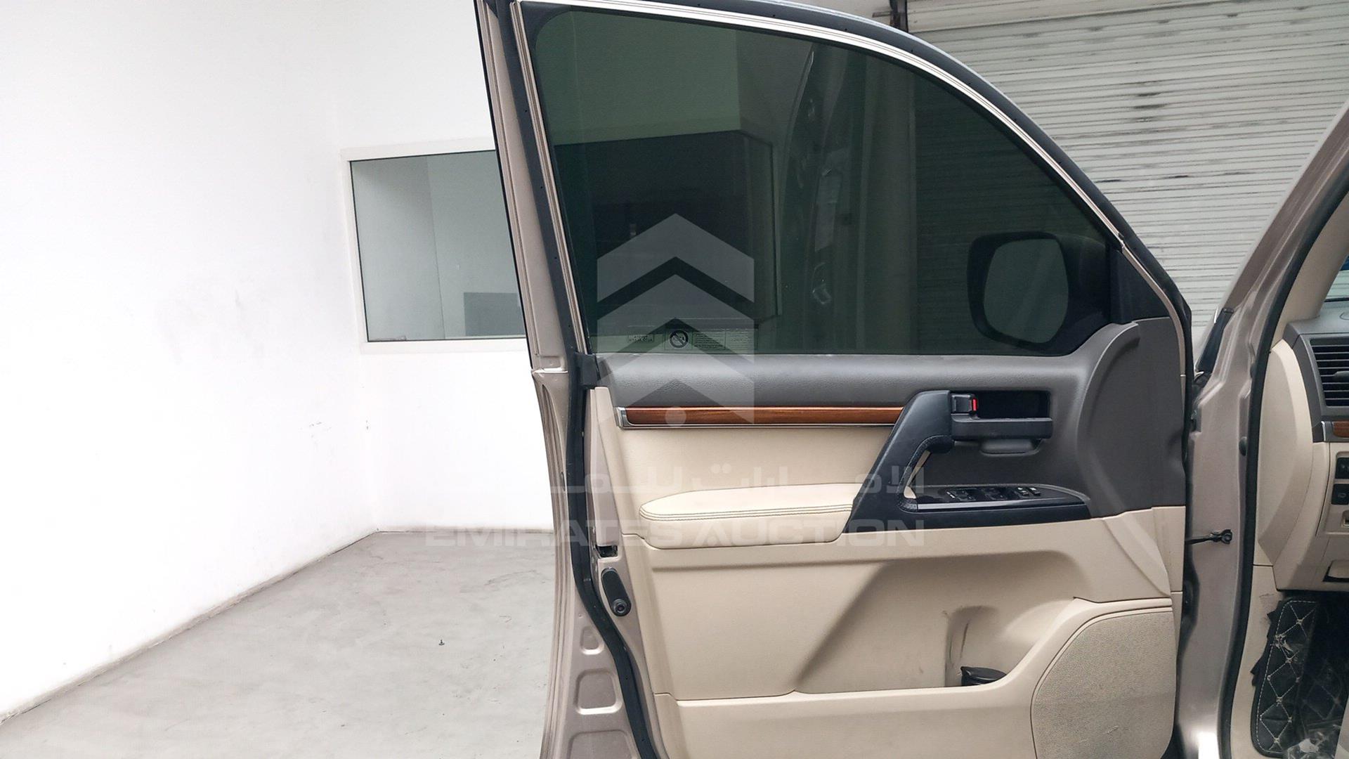 2018 TOYOTA LAND CRUISER VIN: JTMHX01J0J4160430