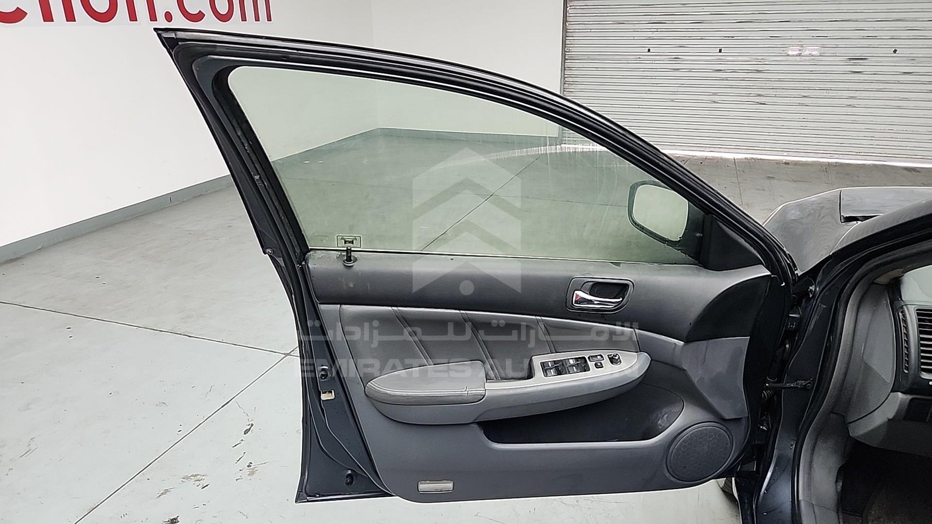 2005 HONDA ACCORD VIN: JHMCN36565C014296