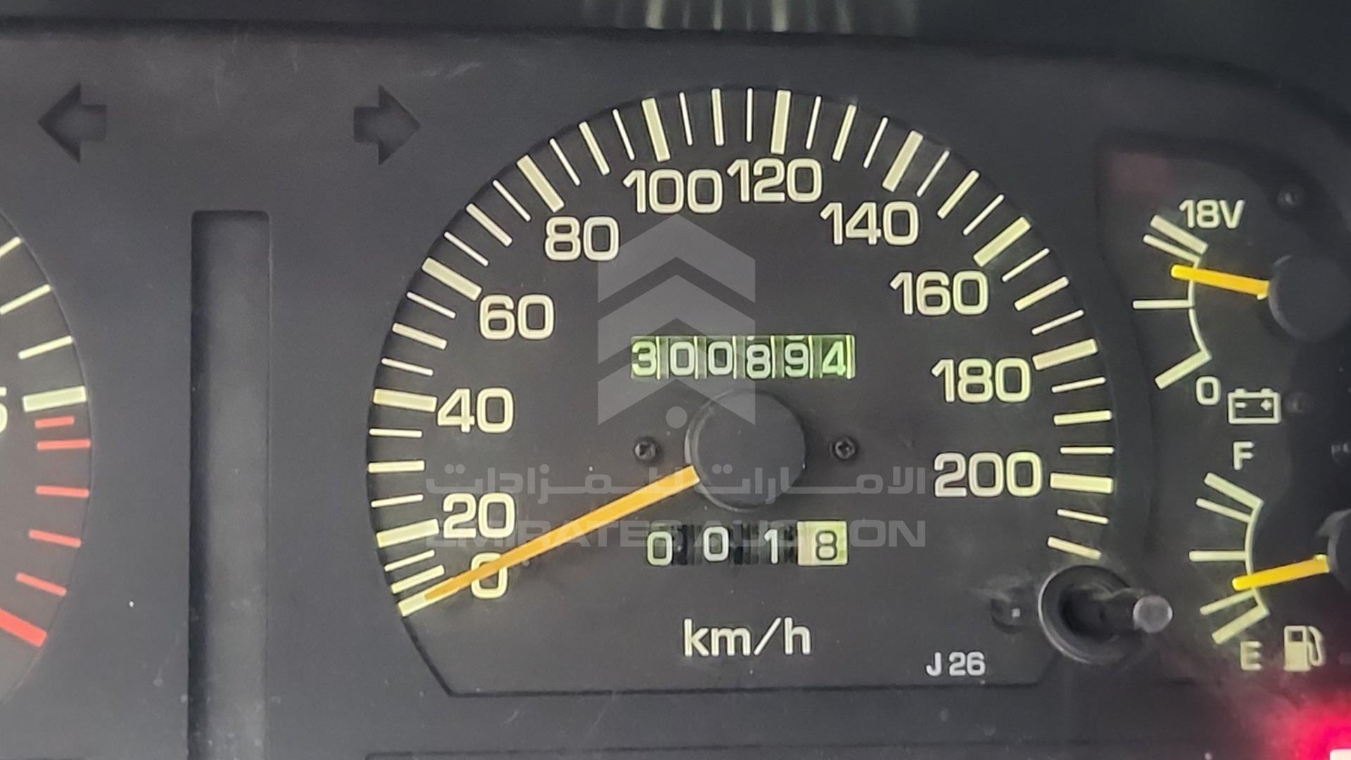 1996 TOYOTA LAND CRUISER VIN: FZJ800133159