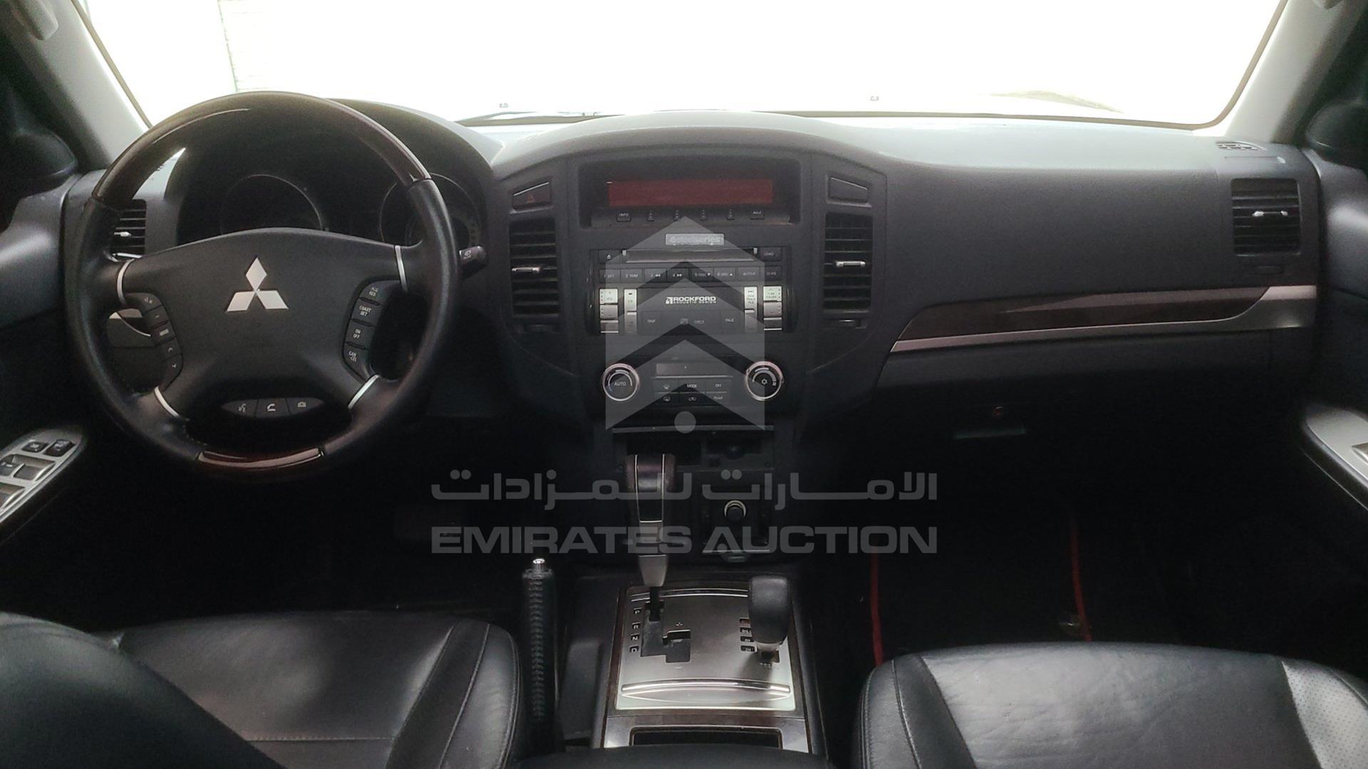 2011 MITSUBISHI PAJERO VIN: JMYLRV95WBJ704959