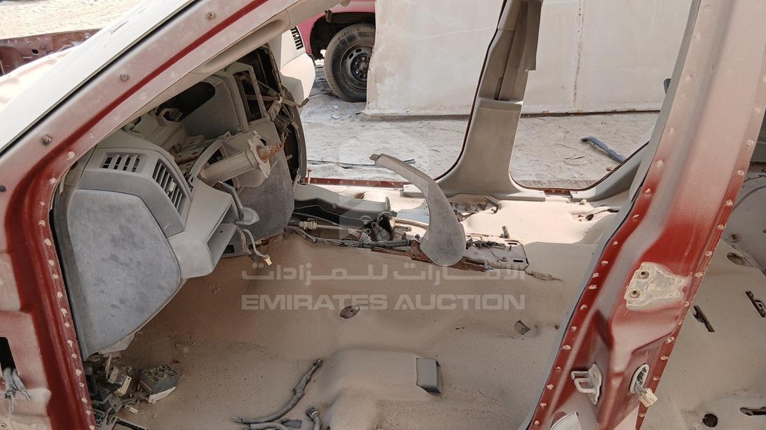 جيب جراند شيروكي 2006 — الباب الأمامي الأيسر — صورة 8