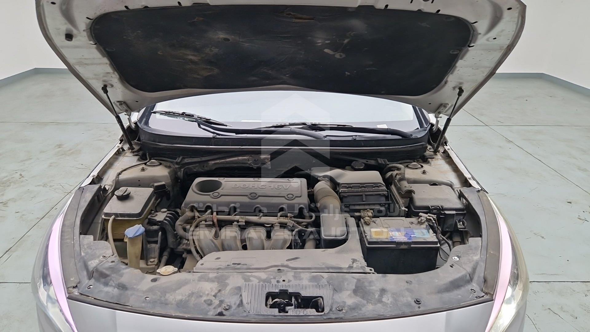 2016 HYUNDAI SONATA VIN: KMHE241G9GA207828