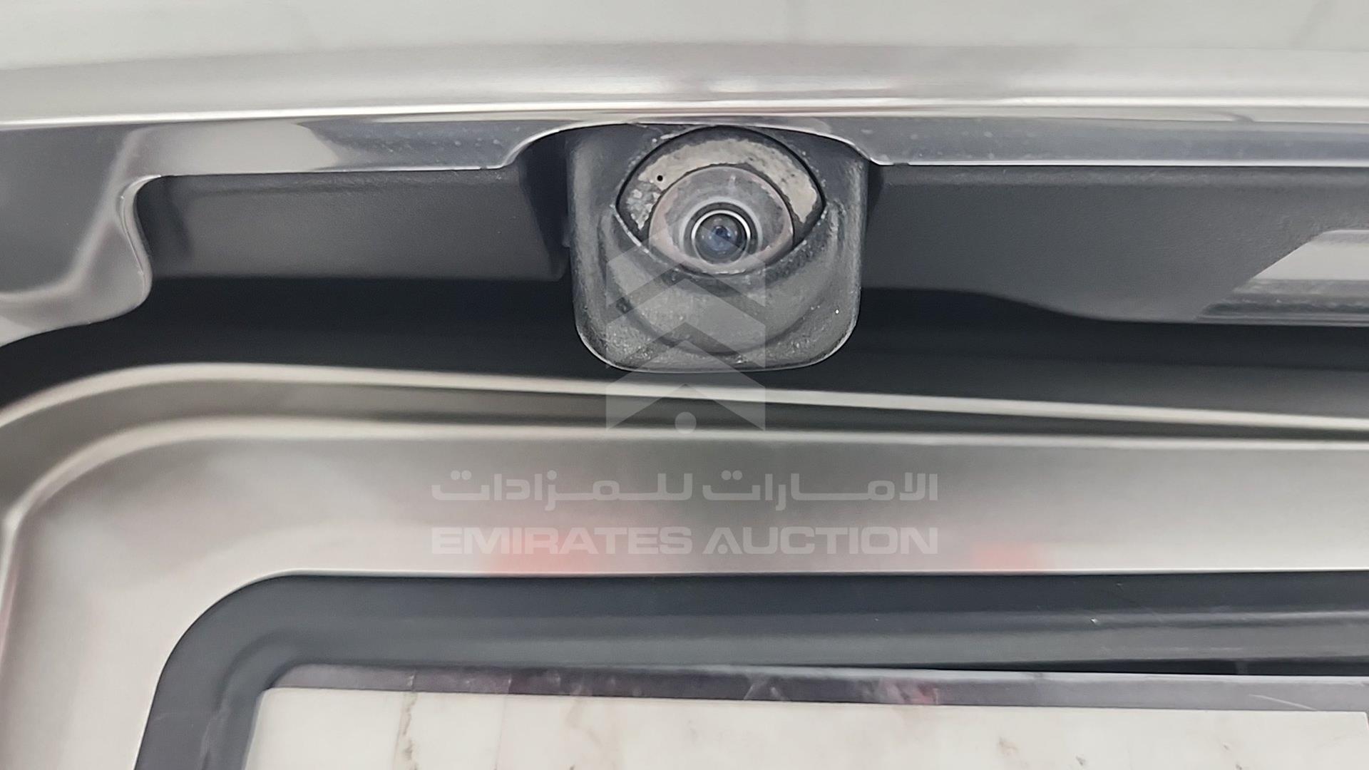 2018 LEXUS LX 570 VIN: JTJHY00W2J4259693