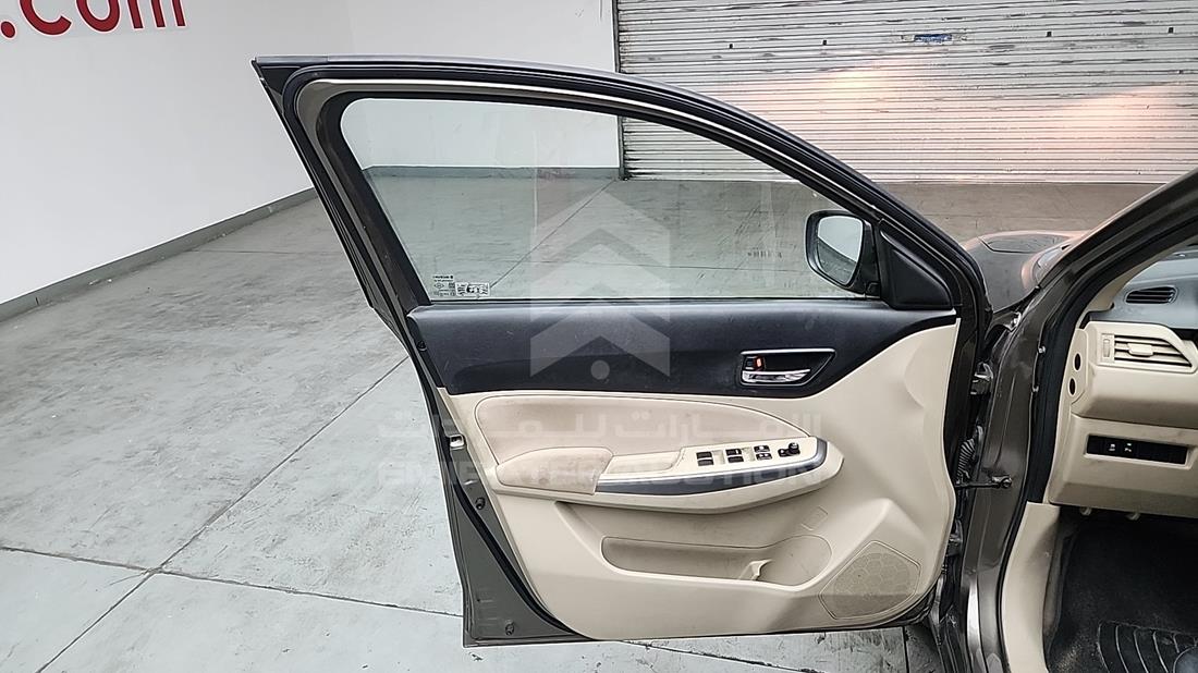 سوزوكي Dzire 2022 — الباب الأمامي الأيسر — صورة 10