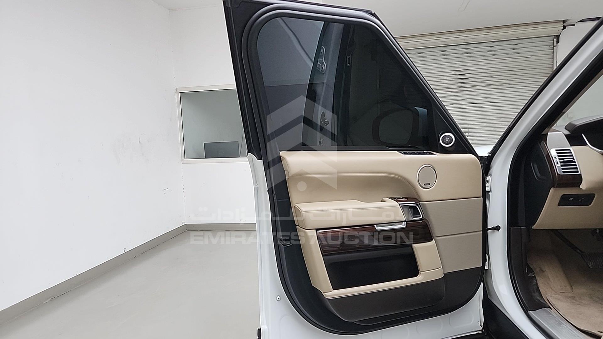 2014 RANGE ROVER VOGUE VIN: SALGA2DF1EA174711